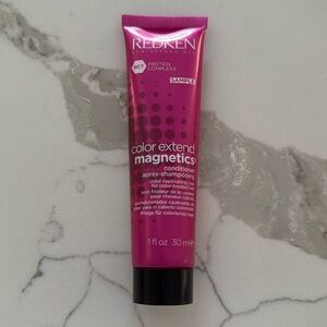 🌸5/$25🌸 Redken color extend magnetics conditioner